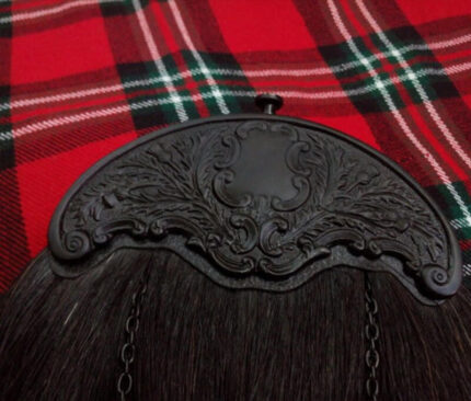 White Tassels Black Horse Hair Sporran zoom