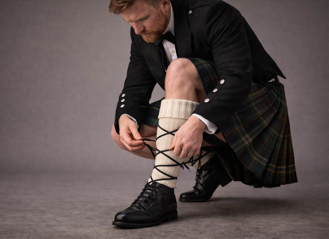 What Shoes To Wear With A Kilt? A Complete Guide to Traditional and Modern Footwear