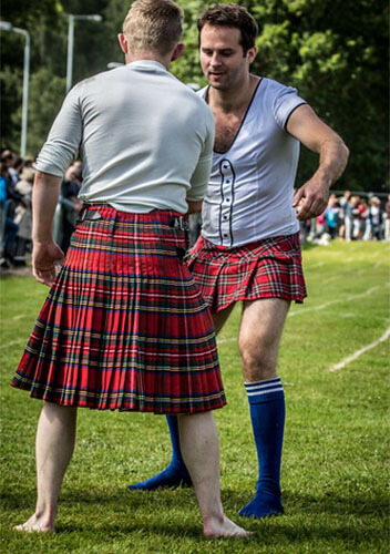 How Men's Mini Kilts are Reshaping Formal Attire?